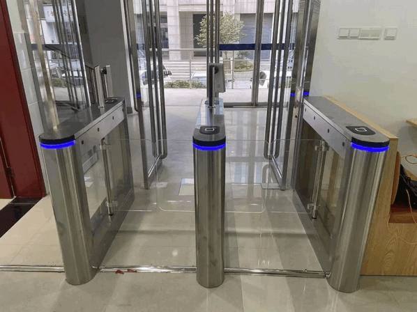 Višefaktorske okretne kapije velike brzine za sigurne korporativne hodnike